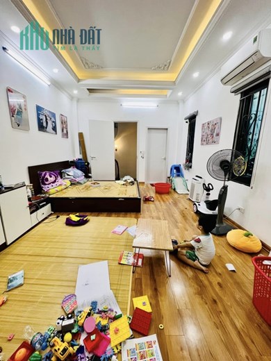 BÁN NHÀ NGÕ ĐƯỜNG HOÀNG MAI HN.NHÀ ĐẸP 5 TẦNG Ở LUÔN.MẶT TIỀN RỘNG,GIÁ CHỈ 80TR/M2