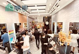 Sang nhượng salon tóc nhà 4 tầng trong ngõ 1194 đường láng, 3 oto đỗ cửa