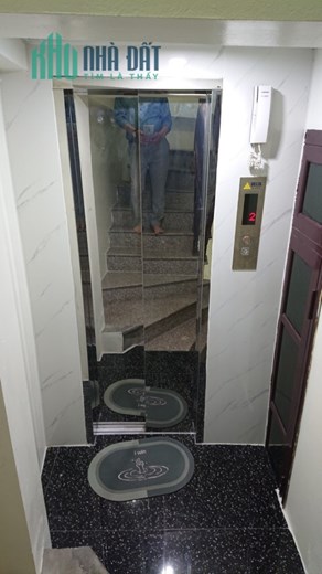 Chính Bán Nhà Phố Nguyễn Văn Cừ, Ngõ 162,Hơn 4 tỷ, nhà 6 Tầng, Thang Máy. hang Máy. Full nội thất