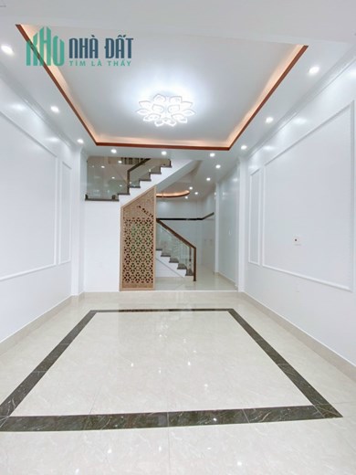 Bán nhà mặt ngõ ngay mặt đường Hồ Sen, 43m 4 tầng mới tinh, GIÁ 3.6 tỉ ngõ ô.tô