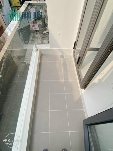 NHÀ LẠC LONG QUÂN CÁCH HẺM XE TẢI TRÁNH - NHÀ MỚI ĐẸP VÀO Ở NGAY.