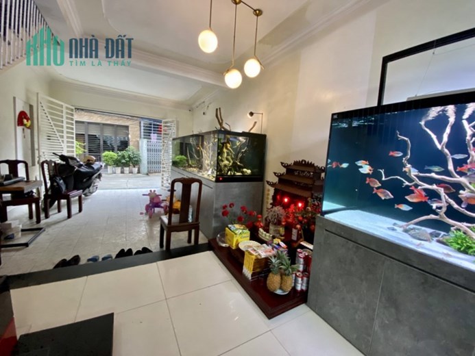 Bán nhà phố Hoàng Ngọc Phách, diện tích 61m 3 tầng. ngõ ô.tô, GIÁ 3.95 tỉ