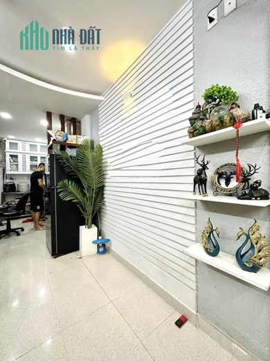 HẺM XE HƠI TRÁNH LÊ VĂN SỸ PHÚ NHUẬN - DT 42M2 - 3 tầng mới ĐẸP - GIÁ CHỈ 4 TỶ xxx
