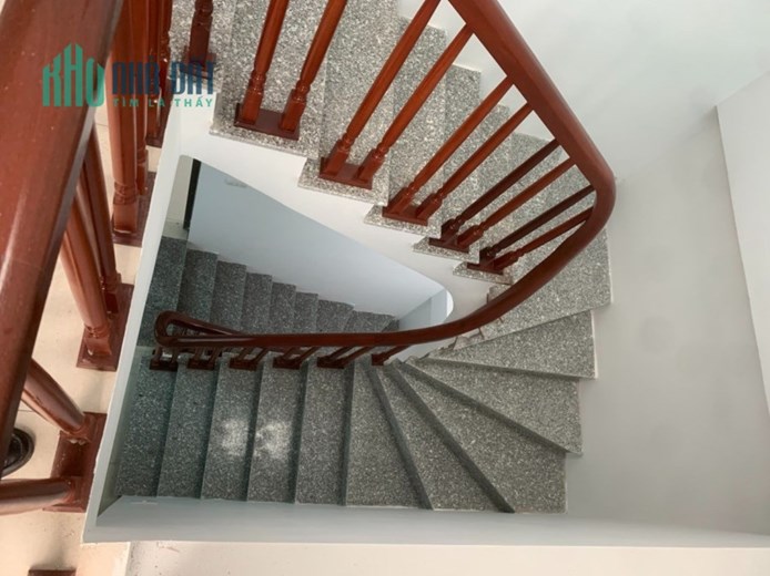 Riêu rẻ, QUAN NHÂN chỉ 4 tỷ, nhà 5 tầng, 45m2 , mặt ngõ