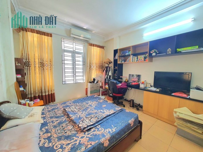 bán gấp nhà 4 tầng - phố Ô Chợ Dừa, Đống Đa - 0962010513 - 100tr/ m2