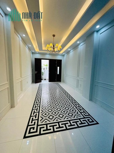 Nhà đẹp ở ngay Hạ Yên Quyết Cầu Giấy 40m 5 tầng mặt tiền thoáng gần ô tô gần phố nhỉnh 5 tỷ lh
