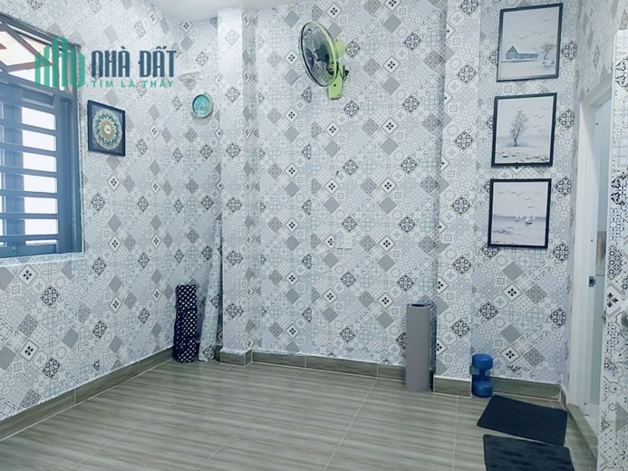 Bán Nhà Cách Mạng Tháng Tám Tân Bình, Gần 40m2, 2 Tầng, Hẻm Rộng, Sổ đẹp, Chỉ 3 Tỷ