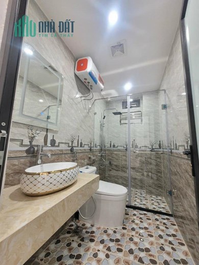 Hơn 6 tỷ 43m2x5 tầng, mt4,5m,lô góc 3 mặt thoáng, TRƯỜNG CHINH THANH XUÂN