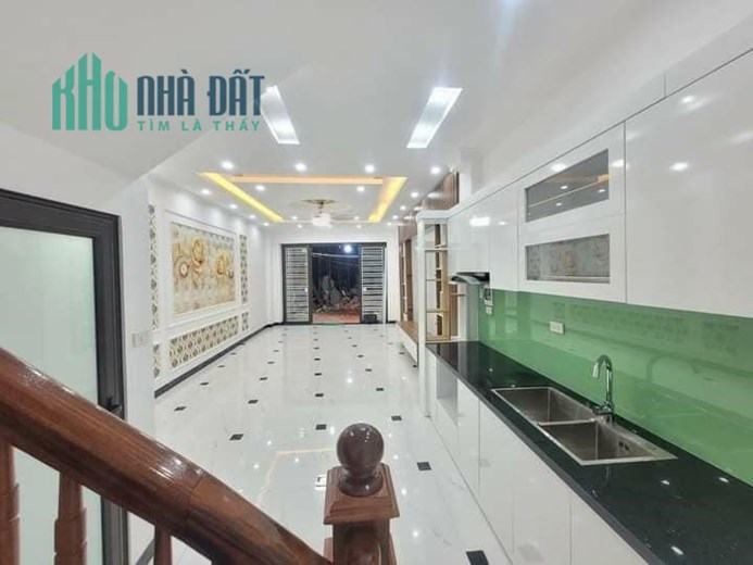 Hơn 6 tỷ 43m2x5 tầng, mt4,5m,lô góc 3 mặt thoáng, TRƯỜNG CHINH THANH XUÂN