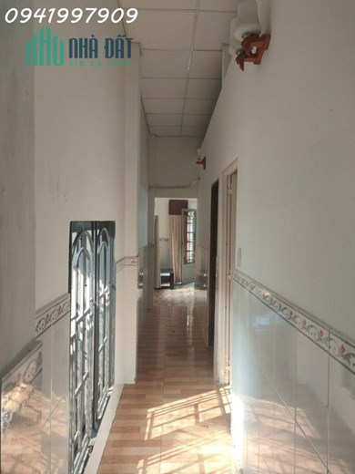 Bán gấp nhà đường 11 Trường Thọ Thủ Đức, 80m2, giá chỉ 3,3 tỷ.