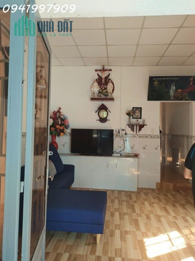 Bán gấp nhà đường 11 Trường Thọ Thủ Đức, 80m2, giá chỉ 3,3 tỷ.