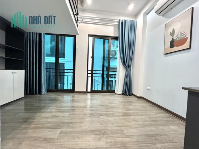 "Độc quyền Siêu phẩm bất động sản Yên Hoà, 56m2 x 6 tầng, thang máy, full nội thất, dòng tiền 600tr