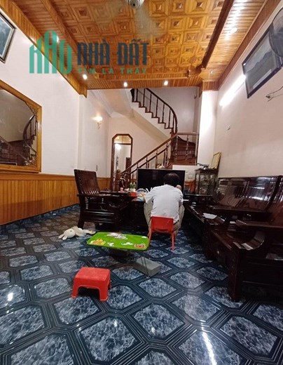ĐỐI DIỆN ĐH NGOẠI NGỮ - NHÀ RỘNG, DÂN XÂY, THANG MÁYC –  4T x 86M2, NHỈNH 7 TỶ