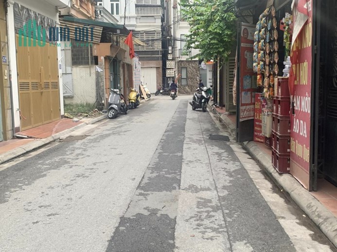 NHÀ PHÂN LÔ GARA Ô TÔ KINH DOANH ĐỈNH CAO CỦA NGUYỄN SƠN - LONG BIÊN