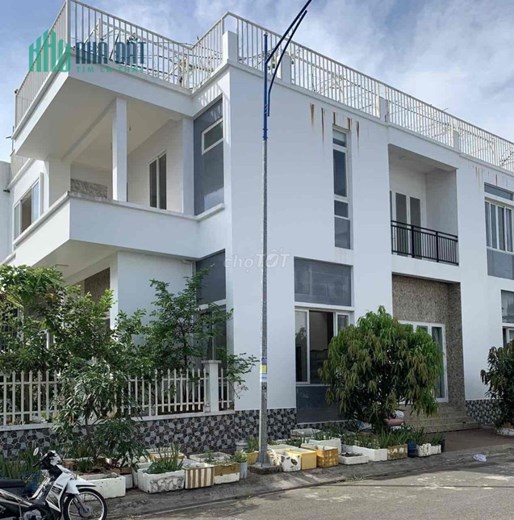 CẦN BÁN NHÀ Lê Hồng Phong-Khu Dân Cư Bờ Hồ P8, Phường 8, Thành phố Cà Mau