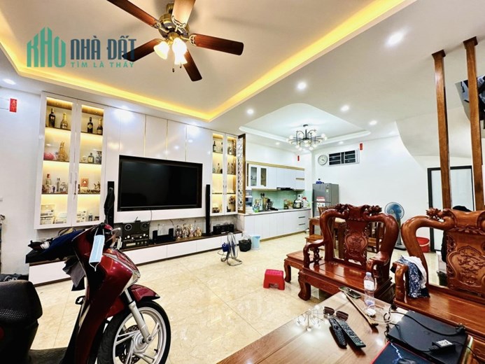 Bán nhà Khương Trung - 10 M ô tô, 2 mặt ngõ, tặng nội thất tiền tỷ, 50M2x6T giá * tỷ