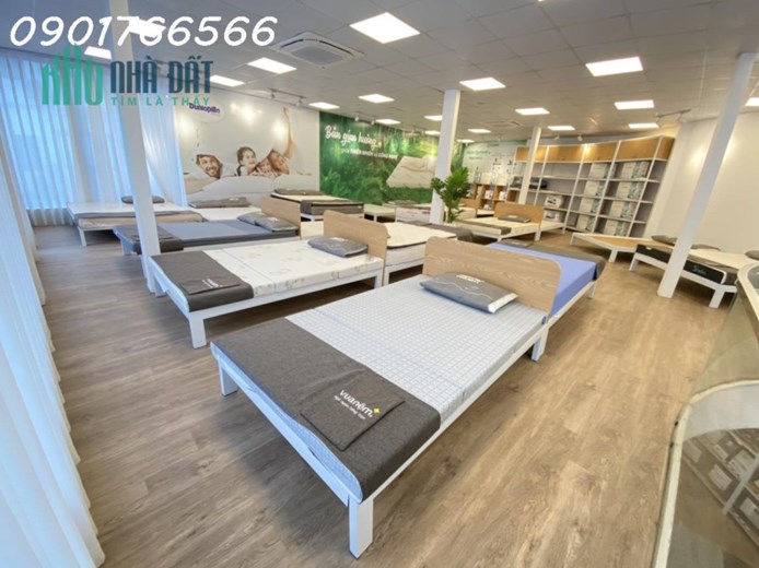 Bán Nhà Mặt Phố Đại La, Quận Hại Bà Trưng, 161m x 2T, Mt 17m, Giá 18.8 Tỷ.