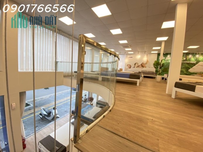 Bán Nhà Mặt Phố Đại La, Quận Hại Bà Trưng, 161m x 2T, Mt 17m, Giá 18.8 Tỷ.