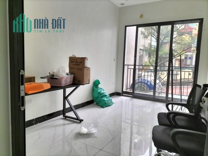 NHÀ TRUNG VĂN NAM TỪ LIÊM, 40m2, MT5.5m, PHÂN LÔ OTO TRÁNH QUAY ĐẦU 20m, Chỉ 3,6 Tỉ