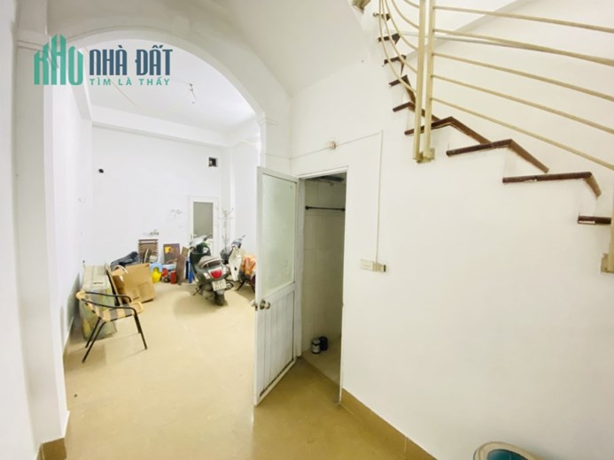 Bán nhà phố Yên lãng - Đống Đa, 5 tầng, 20m ra ô tô, ngõ rộng thông thoáng.