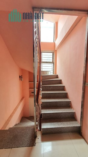 Cho thuê nhà căn, mặt phố Đê La Thành, 60m2, 6T, thang máy, KD, 55TR.