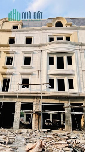 Liền kề góc 2 mặt thoáng 214 Nguyễn Xiển, 124m2, 8x15.5m, 5,5 tầng, 24 tỷ