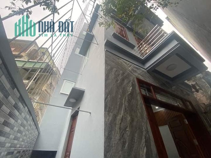 NHÀ DÂN XÂY VỊ TRÍ ĐẸP QUẬN THANH XUÂN- LÔ GOC 3 MẶT THOÁNG 63M- MẶT TIỀN 5.5 M-Ô TÔ CÁCH 20M- GIÁ