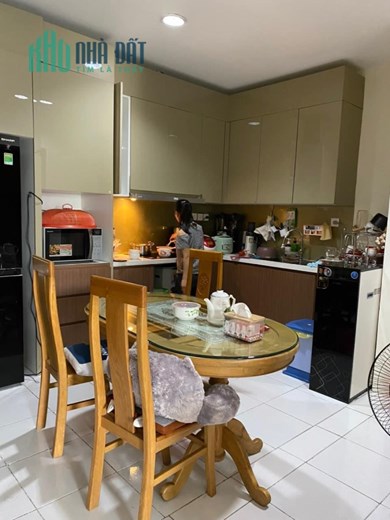 Anh chủ nhờ bán căn hộ 3 ngủ Toà Hei Tower Số 1 Nguỵ Như Kon Tum 130m2 với giá 5.1 tỷ