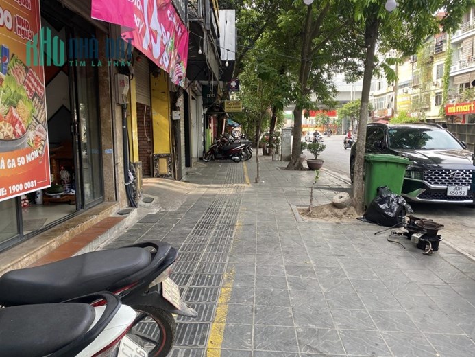 BÁN NHÀ MĂT PHỐ TRẦN ĐẠI NGHĨA, VỈA HÈ KINH DOANH DIỆN TÍCH 60M2 X 7 TẦNG X MT 5M. GIÁ NHỈNH 20 TỶ.