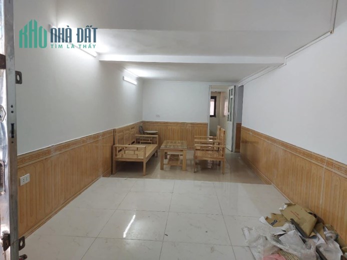 BÁN NHÀ TẦNG 1 TẬP THỂ TÂN MAI 76M - Ô TÔ ĐỖ CỬA - SỔ ĐỎ CẤT KÉT - CHỈ HƠN 1 TỶ