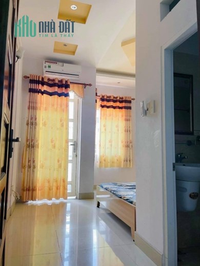 3TỶ979 Giá Tốt Tìm Đâu Ra???  Phường 4 –Ngay TTâm Quận 10- 3Tầng- Không Lộ Giới – Hẻm Ba Gác –30m