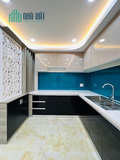 Cần bán gấp nhà phố Full nội thất.