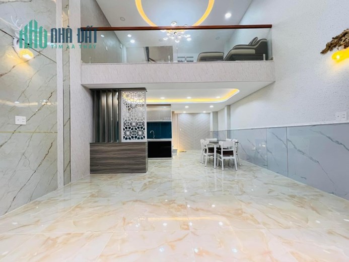 Cần bán gấp nhà phố Full nội thất.