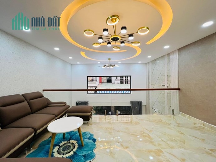 Cần bán gấp nhà phố Full nội thất.