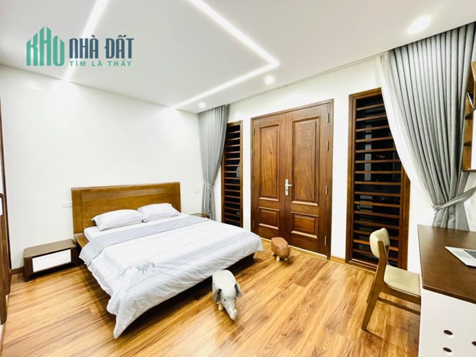 Bán nhà mặt phố Nguyễn Ngọc Nại, Thanh Xuân 68m, mt 4.2m. Giá: 20.5 tỷ