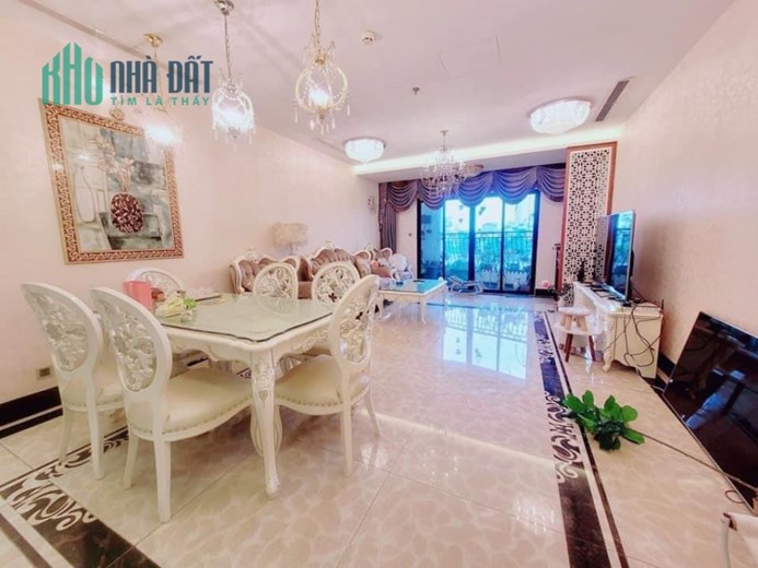 Siêu phẩm chung cư cao cấp Royal City căn hộ 2 ngủ siêu đẹp 113m2  giá chào  7.3 tỷ