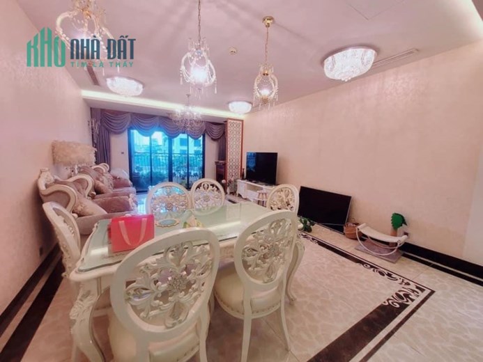 Siêu phẩm chung cư cao cấp Royal City căn hộ 2 ngủ siêu đẹp 113m2  giá chào  7.3 tỷ