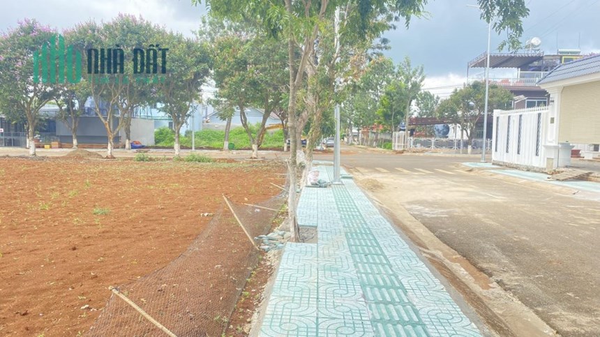 Đất mặt tiền tôn thất tùng lô 90 liên nghĩa đức trọng 8,5 tỷ