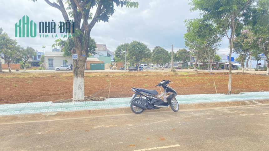 Đất mặt tiền tôn thất tùng lô 90 liên nghĩa đức trọng 8,5 tỷ