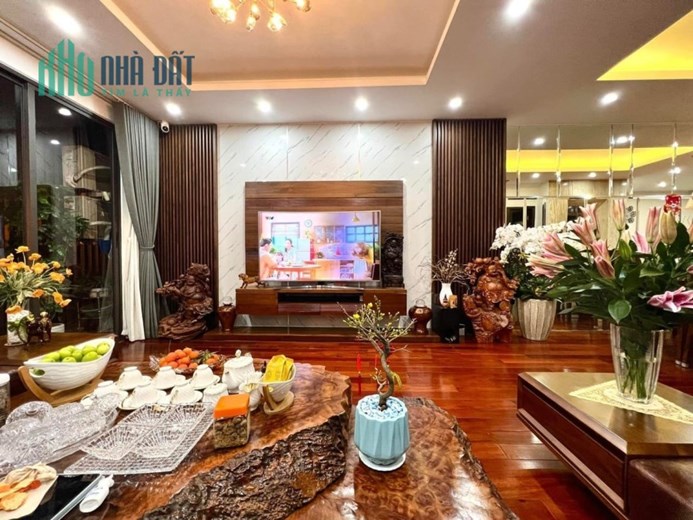 Bán Nhà Mặt Phố Giảng Võ DT 54m2 Kinh Doanh Sầm Uất Mặt Tiền 4,5m Đường Đôi Cực Đẹp