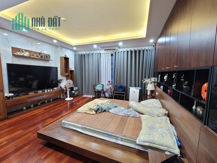 Bán Nhà Mặt Phố Giảng Võ DT 54m2 Kinh Doanh Sầm Uất Mặt Tiền 4,5m Đường Đôi Cực Đẹp