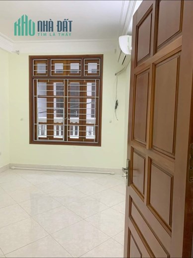 2Tỷ Hơn Xíu-30m2 x 5 Tầng-Phố Bạch Mai-Ngõ Trải Nhựa ÔTô Tránh Vài Bước