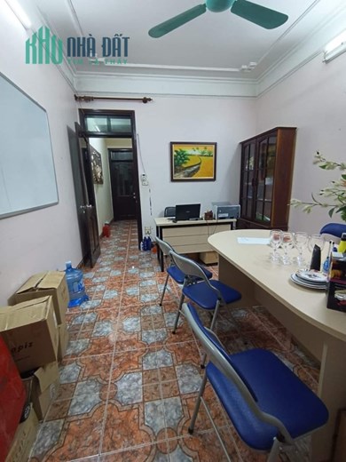 Quận Hai Bà Trưng-Khu Phân Lô-Cổng Bảo Vệ-ÔTô Chạy Quanh Nhà-Rẻ Như Trong Ngách