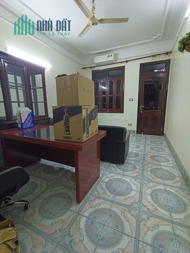 Quận Hai Bà Trưng-Khu Phân Lô-Cổng Bảo Vệ-ÔTô Chạy Quanh Nhà-Rẻ Như Trong Ngách