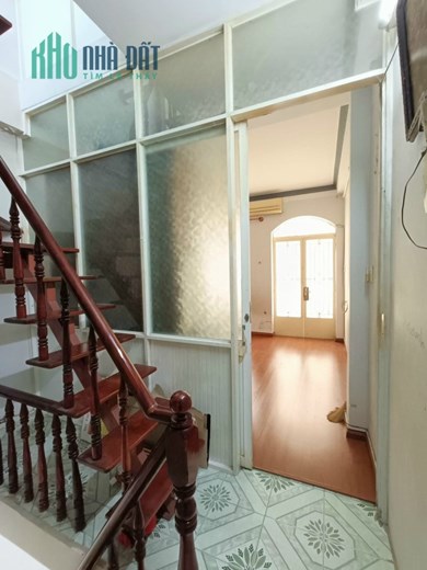 CHỈ 4 TỶ –Ngay Trung Tâm Quận 10- 3Tầng- Sổ Vuông A4 – Hẻm Ba Gác