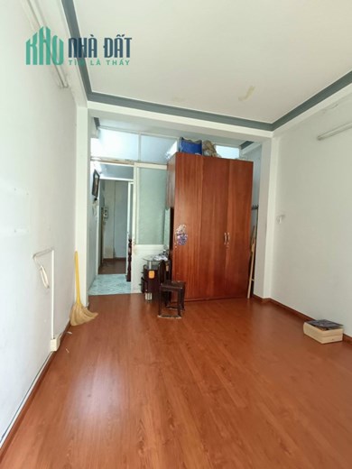 CHỈ 4 TỶ –Ngay Trung Tâm Quận 10- 3Tầng- Sổ Vuông A4 – Hẻm Ba Gác