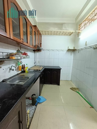 CHỈ 4 TỶ –Ngay Trung Tâm Quận 10- 3Tầng- Sổ Vuông A4 – Hẻm Ba Gác