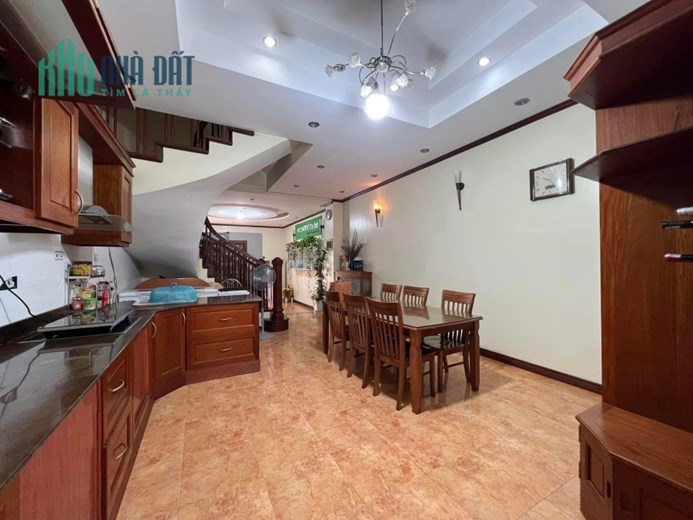 Chính chủ nhờ bán căn nhà ngõ Tô hiệu Hà Đông oto 7 chỗ vào nhà 50m² nhà 5 tầng giá chào 7 tỷ 2