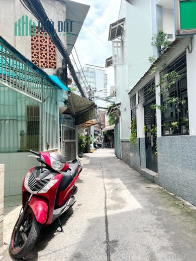 Nhà 2 tầng hẻm thẳng đường Dương Bá Trạc P1Q8 - Giá : 4.5 Tỷ