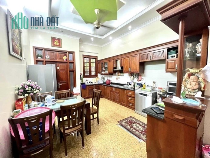 Bán nhà ngõ 165 Dương Quảng Hàm, Cầu Giấy, 64m2, 4 tầng, tương lai ra mặt phố, giá 6 tỷ